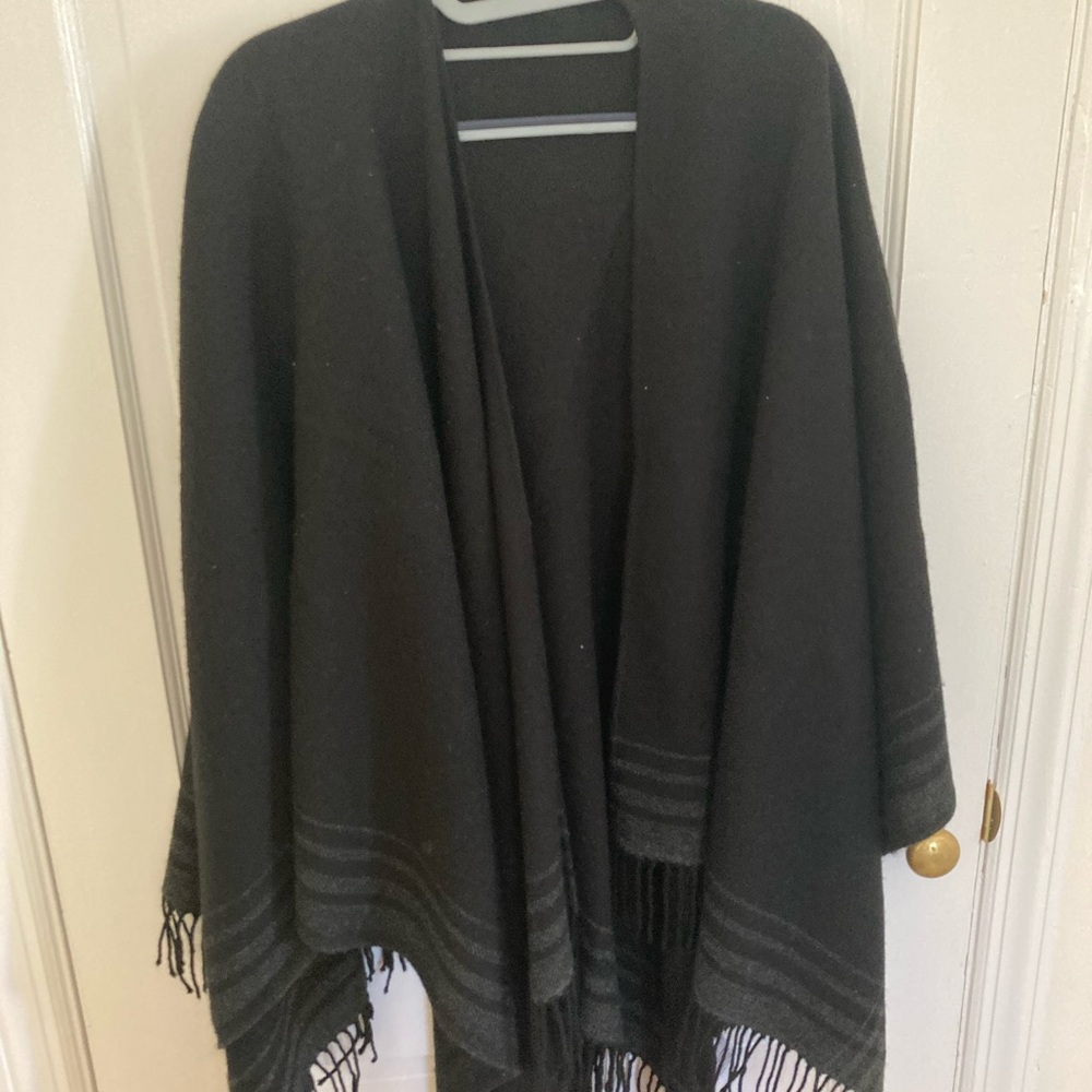 Uniqlo wool blend throw